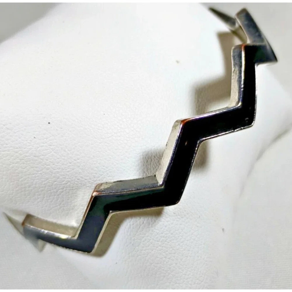 Zig-Zag this vintage